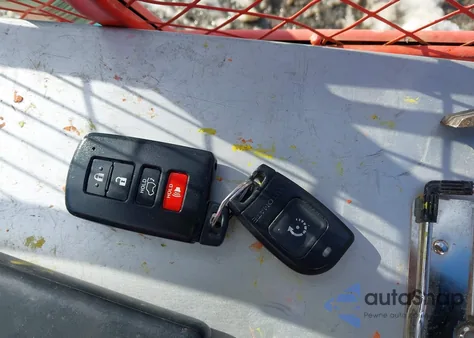 2018 Toyota Highlander Xle from USA, damaged, VIN 5TDJZRFH9JS834035